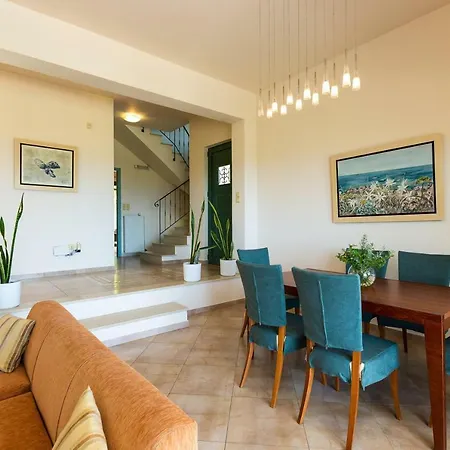 Archos Villa With Pool, Play Area,Bbq & Amazing View!!